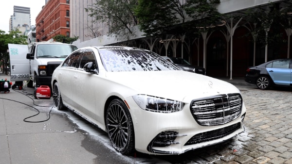 Detailing Mercedes Benz in Manhattan