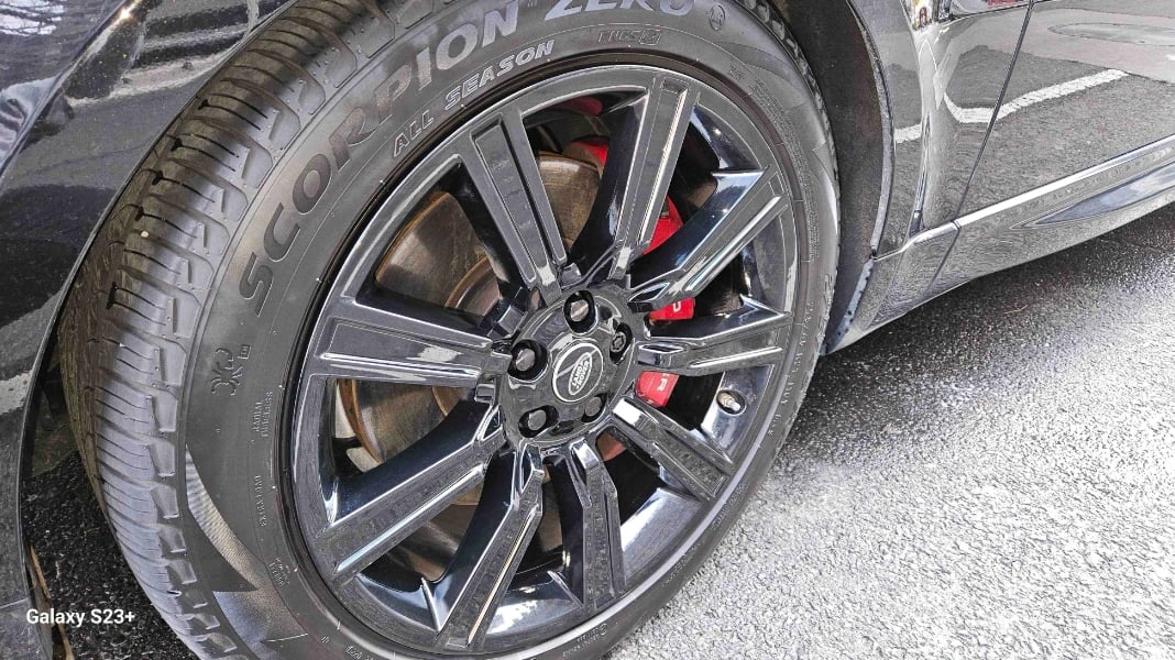 Cleaned  wheel of Range Rover Sport after detailing